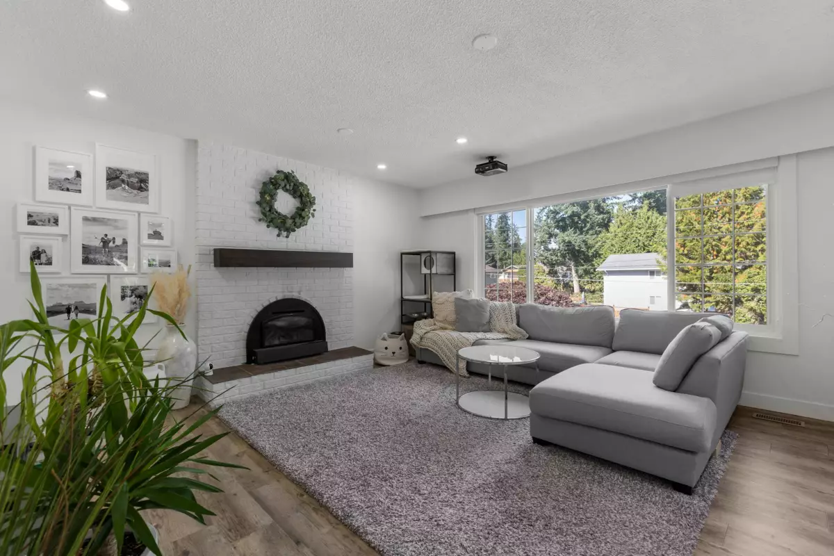 Living Room Photo of 20334 38a Avenue, Langley, BC