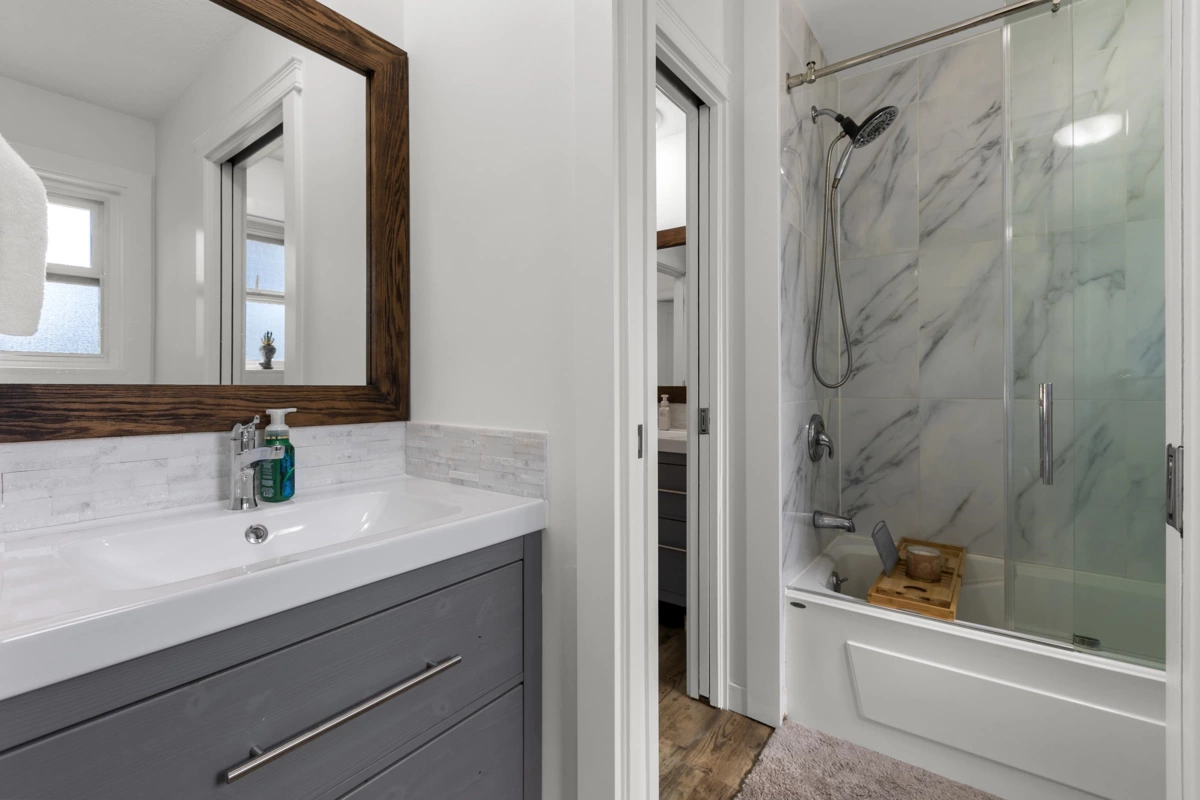 Powder Room Photo of 20334 38a Avenue, Langley, BC