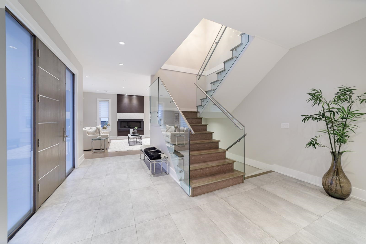 Family Room Photo of 517 Granada Crescent, North Vancouver, BC