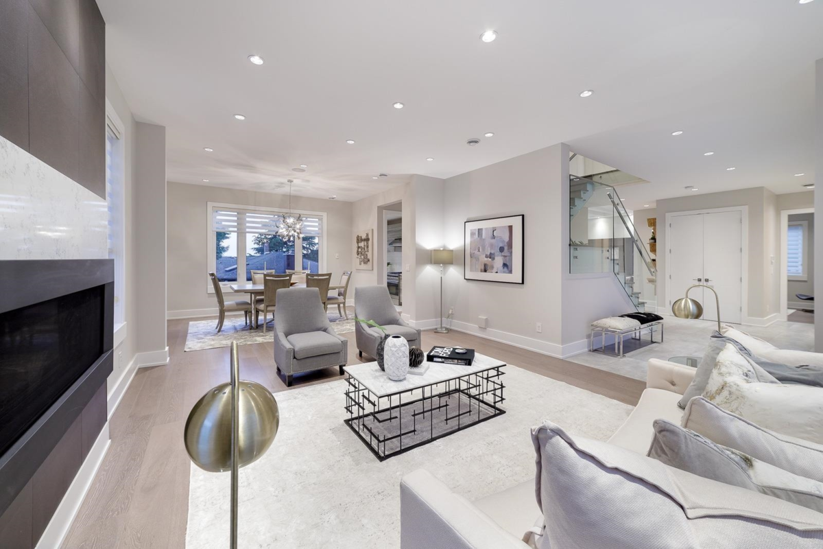 Kitchen Photo of 517 Granada Crescent, North Vancouver, BC