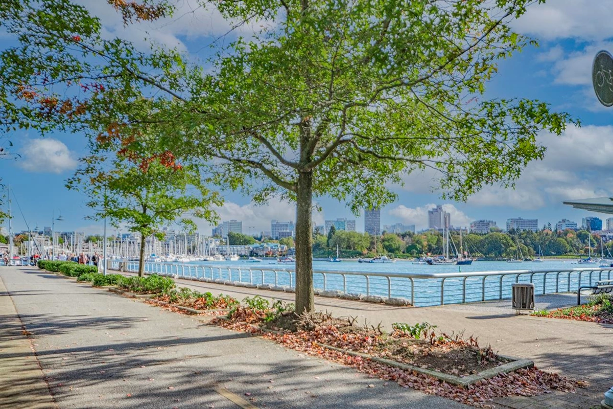 Entry Foyer Photo of PH1003 1288 Marinaside Crescent, Vancouver, BC