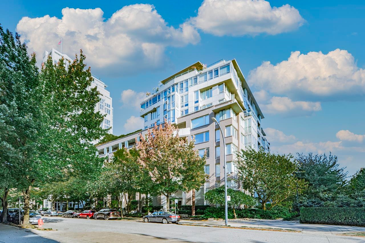 Outdoor Deck Photo of PH1003 1288 Marinaside Crescent, Vancouver, BC
