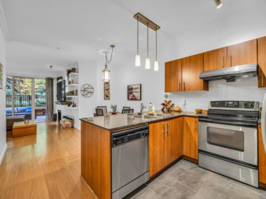 119 1633 Mackay Avenue, North Vancouver, BC, North Vancouver — Apartment/Condo for sale