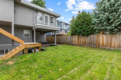 Backyard Photo of 1170 Dolphin Street, White Rock, BC