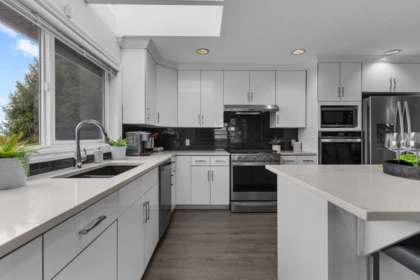 Breakfast Nook Photo of 1170 Dolphin Street, White Rock, BC