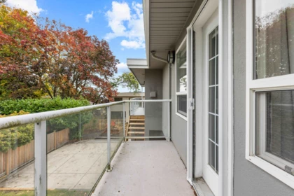 Staircase Photo of 1170 Dolphin Street, White Rock, BC