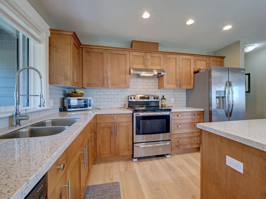 Backyard Photo of 5537 Peregrine Crescent, Sechelt, BC