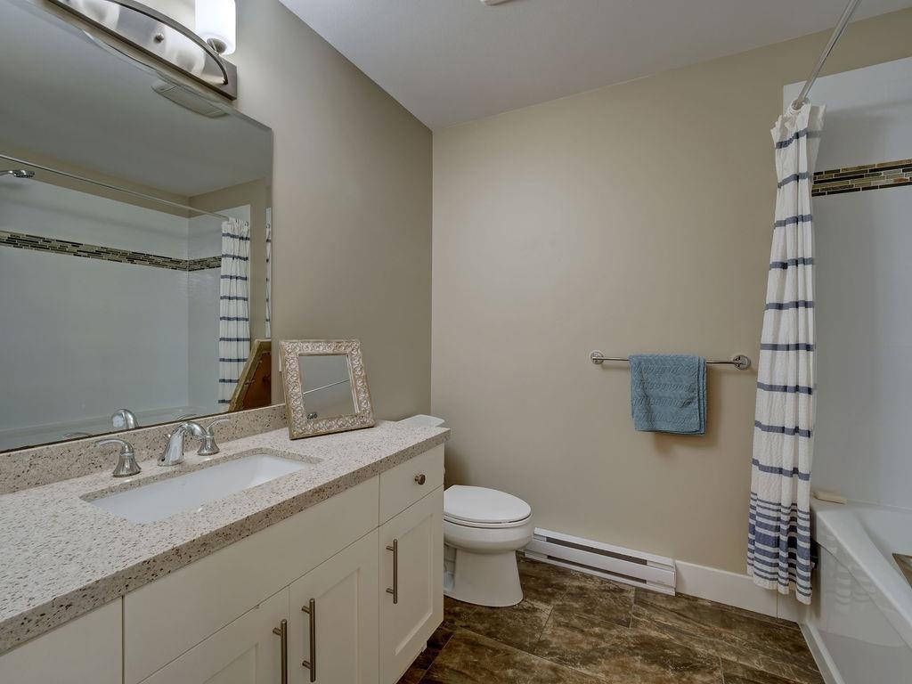 Fitness Center Photo Near 5537 Peregrine Crescent, Sechelt, BC