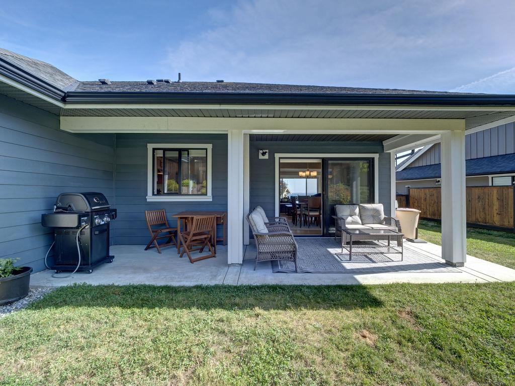 Hot Tub / Spa Photo of 5537 Peregrine Crescent, Sechelt, BC