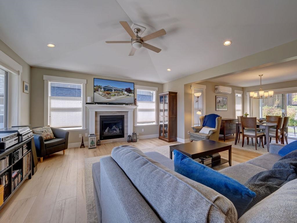 Laundry Room Photo of 5537 Peregrine Crescent, Sechelt, BC