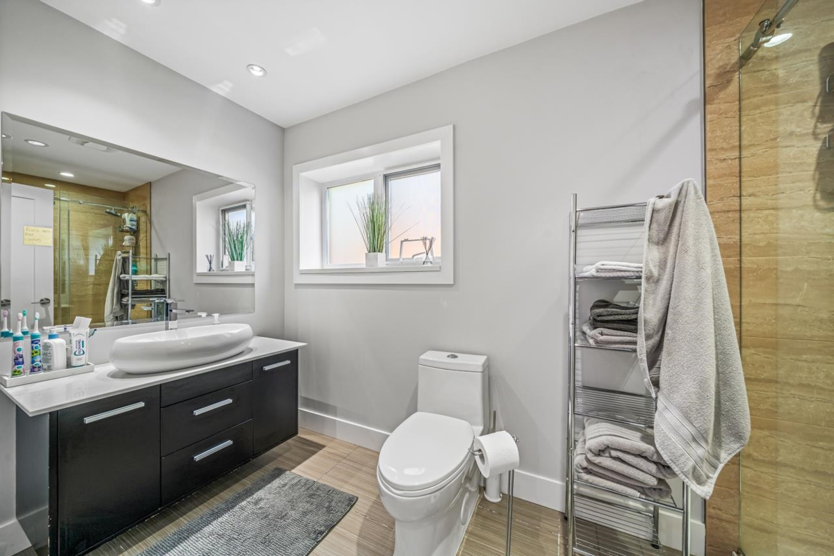 Powder Room Photo of 3630 Bluebonnet Road, North Vancouver, BC