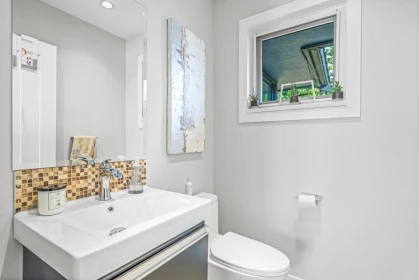 Primary Bathroom Photo of 3630 Bluebonnet Road, North Vancouver, BC