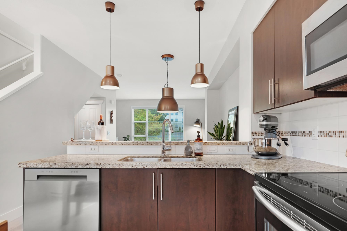 Family Room Photo of 73 15405 31 Avenue, Surrey, BC