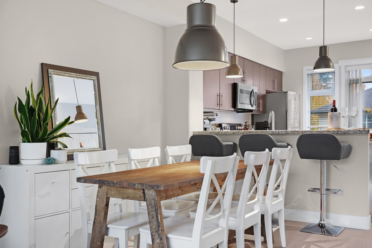 Kitchen Island Photo of 73 15405 31 Avenue, Surrey, BC