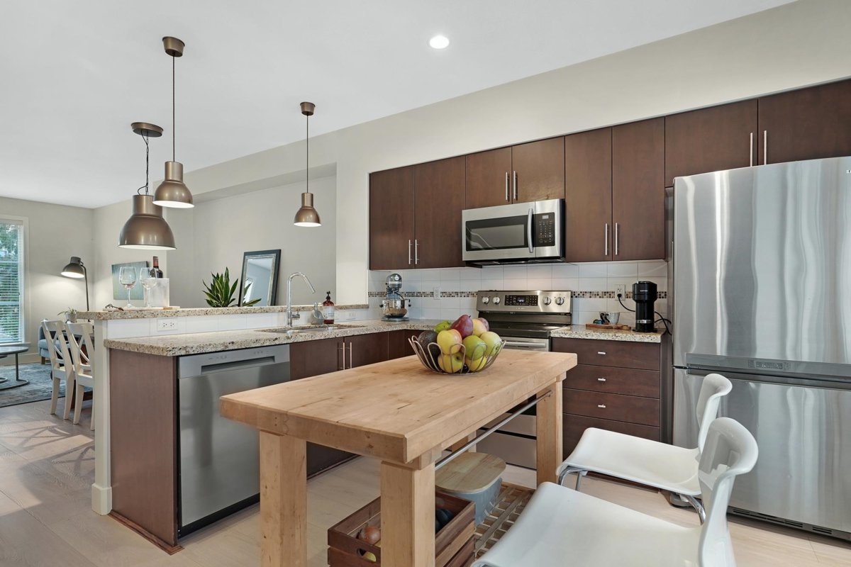 Kitchen Photo of 73 15405 31 Avenue, Surrey, BC