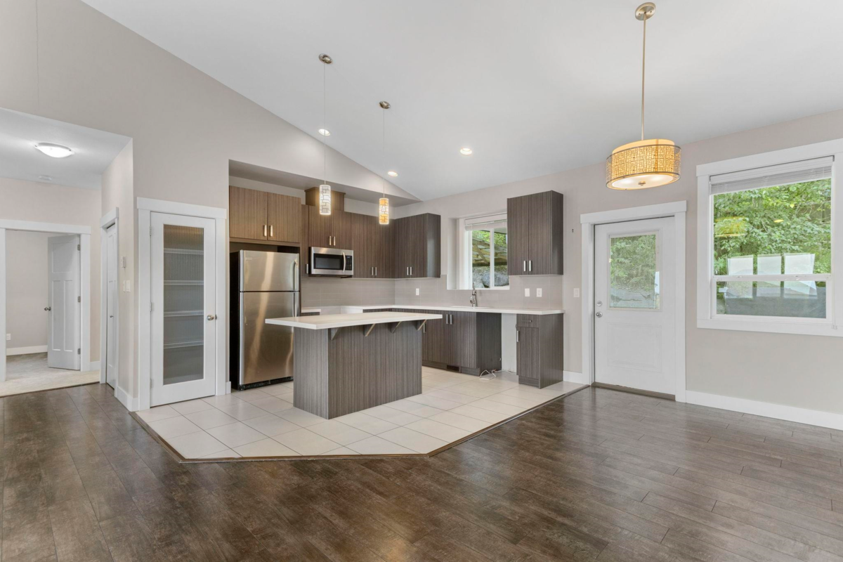 Kitchen Photo of 46260 Tournier Place, Chilliwack, BC