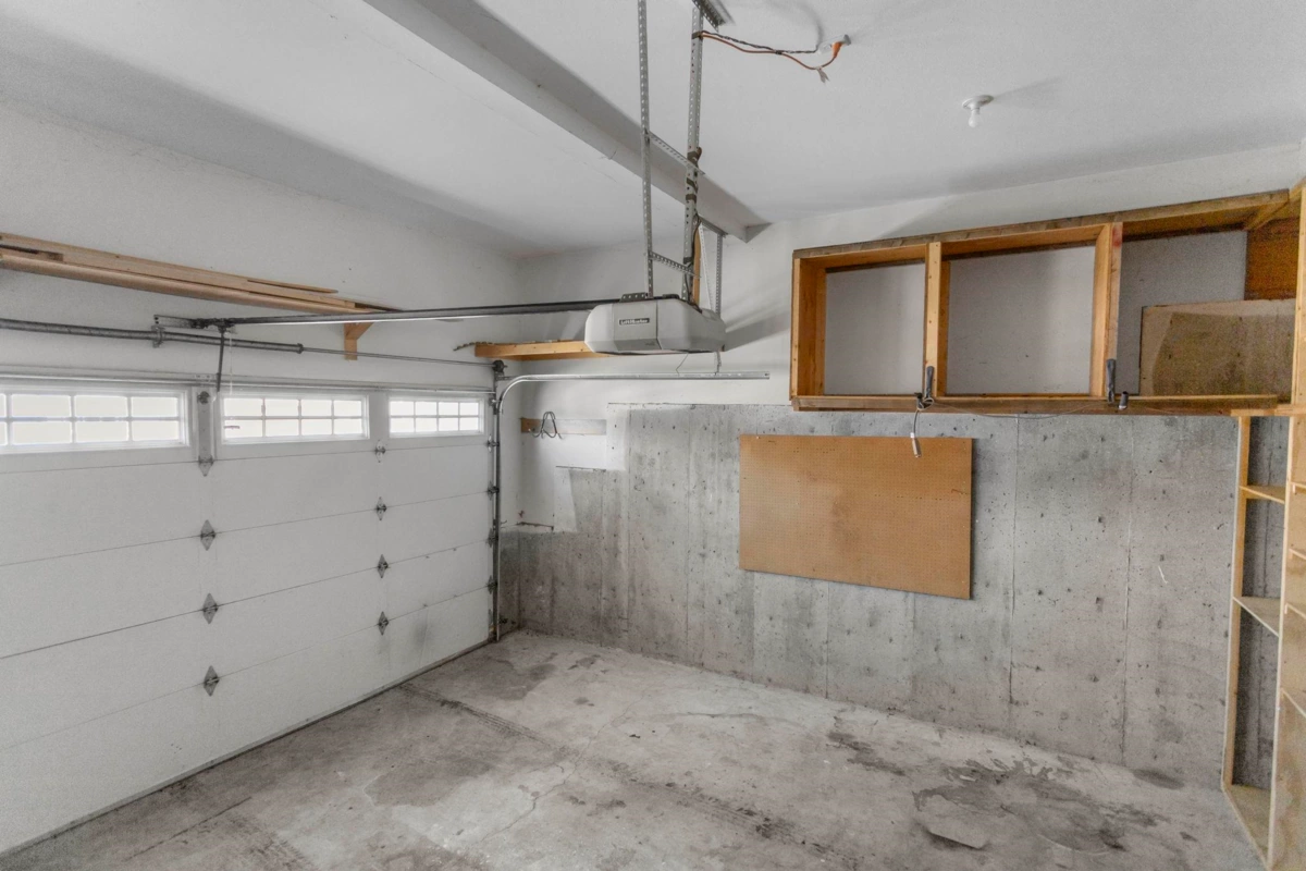 Swimming Pool Photo of 46260 Tournier Place, Chilliwack, BC