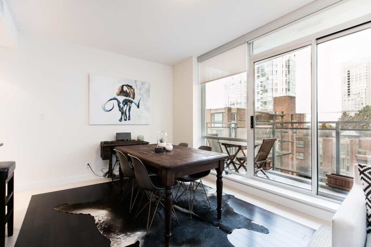 Breakfast Nook Photo of 501 1455 Howe Street, Vancouver, BC