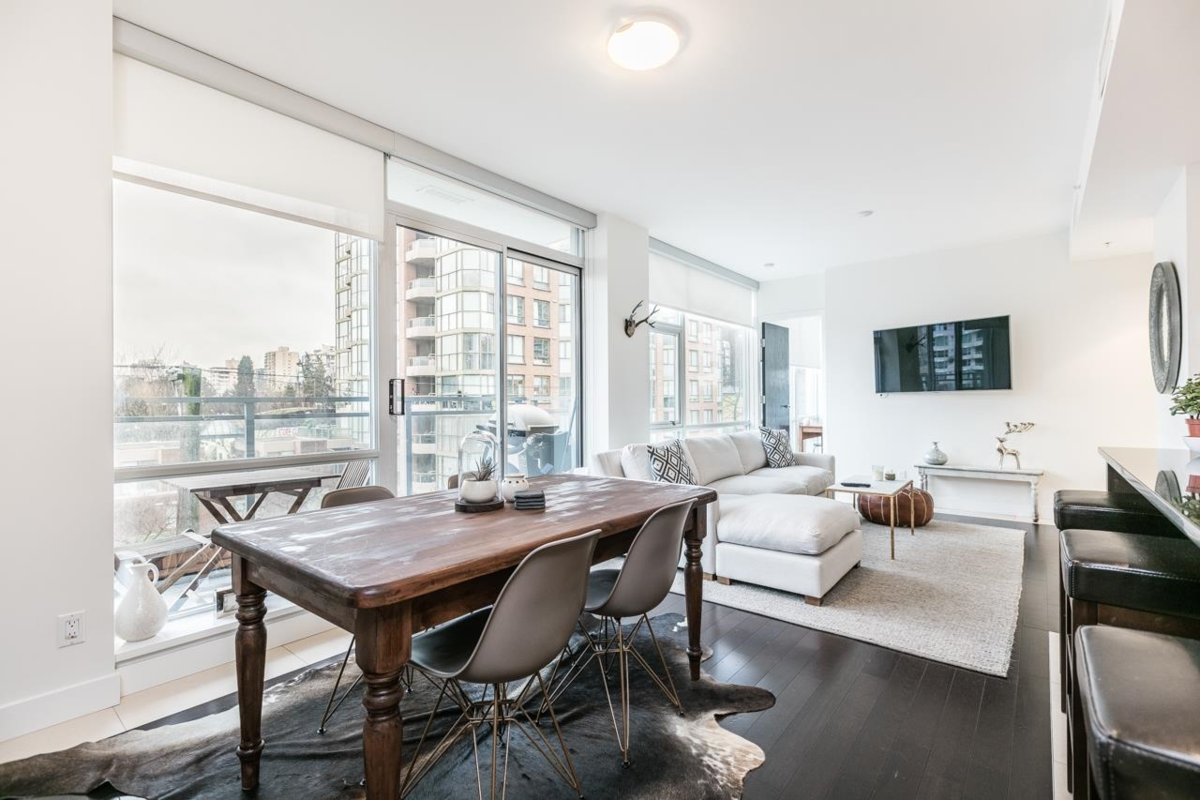 Kitchen Island Photo of 501 1455 Howe Street, Vancouver, BC
