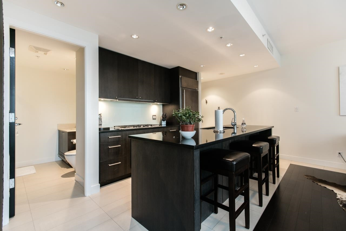 Walk-In Closet Photo of 501 1455 Howe Street, Vancouver, BC