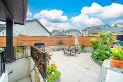 20434 76a Avenue, Langley, BC, Langley — Single Family Residence for sale