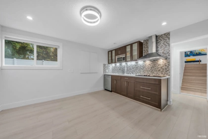 Mudroom Photo of 475 Newlands Road, West Vancouver, BC