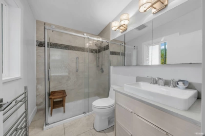 Powder Room Photo of 475 Newlands Road, West Vancouver, BC