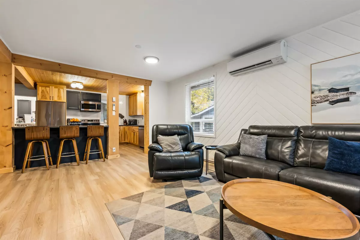 Living Room Photo of 275 Fir Street, Cultus Lake, BC