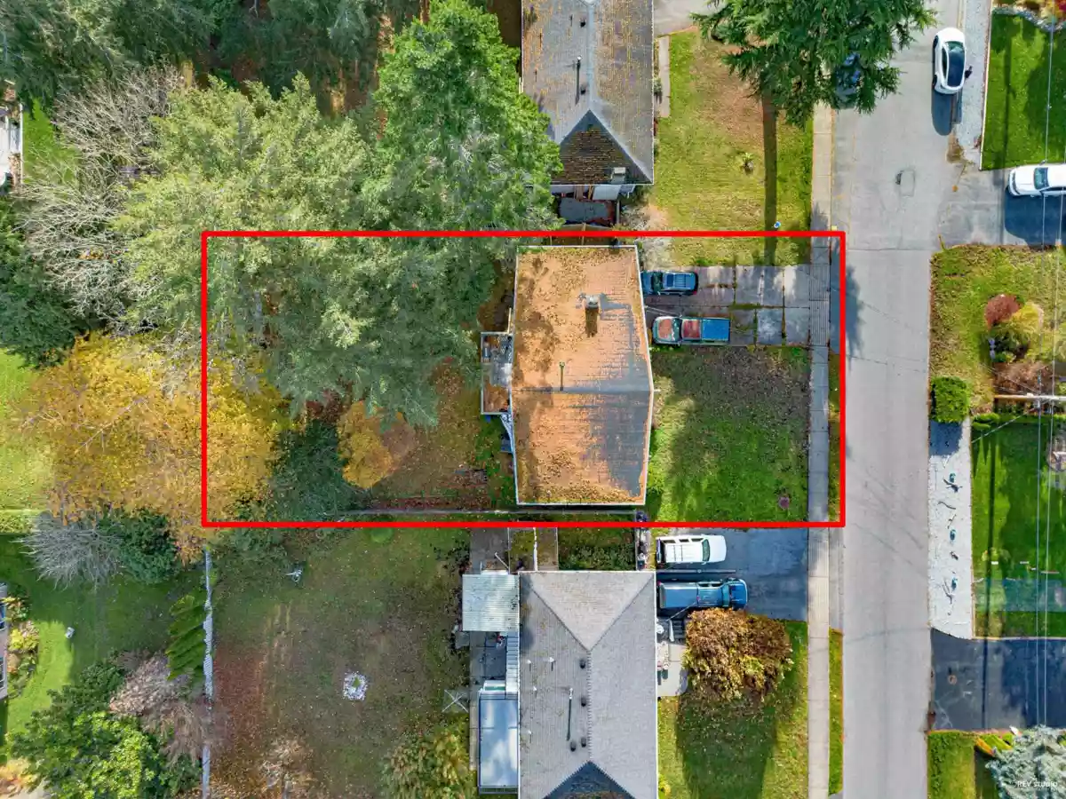 Dining Area Photo of 510 55 Street, Delta, BC