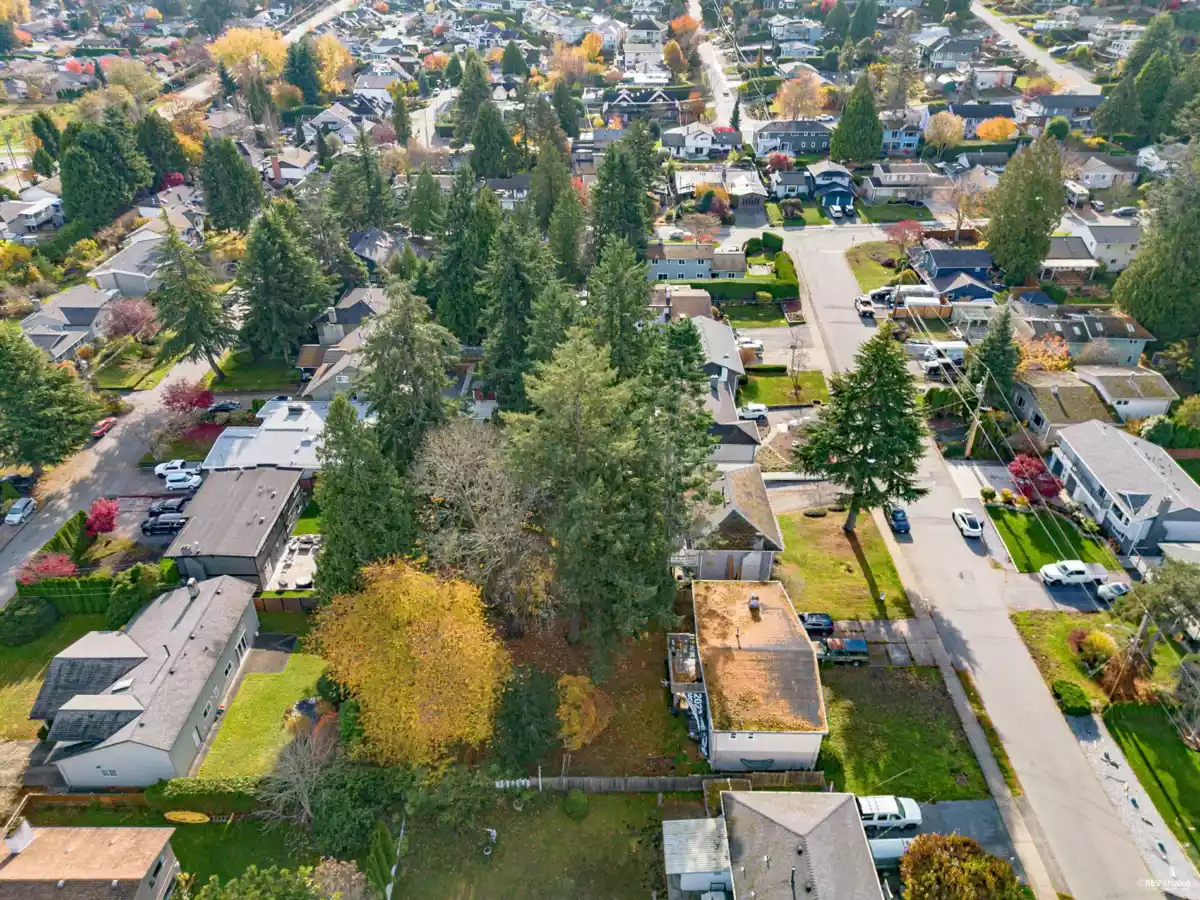 Kitchen Island Photo of 510 55 Street, Delta, BC