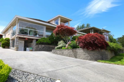 561 Spyglass Place, Gibsons, BC, Gibsons — Single Family Residence for sale
