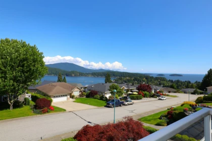 561 Spyglass Place, Gibsons, BC, Gibsons — Single Family Residence for sale