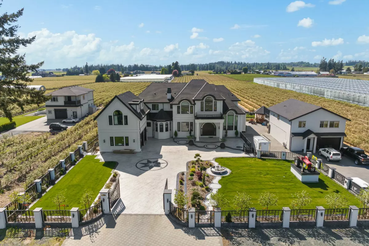 Living Room Photo of 171 Defehr Road, Abbotsford, BC