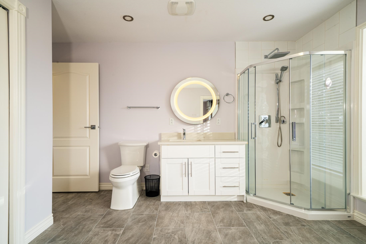 Garden / Landscaping Photo of 2126 Lorraine Avenue, Coquitlam, BC