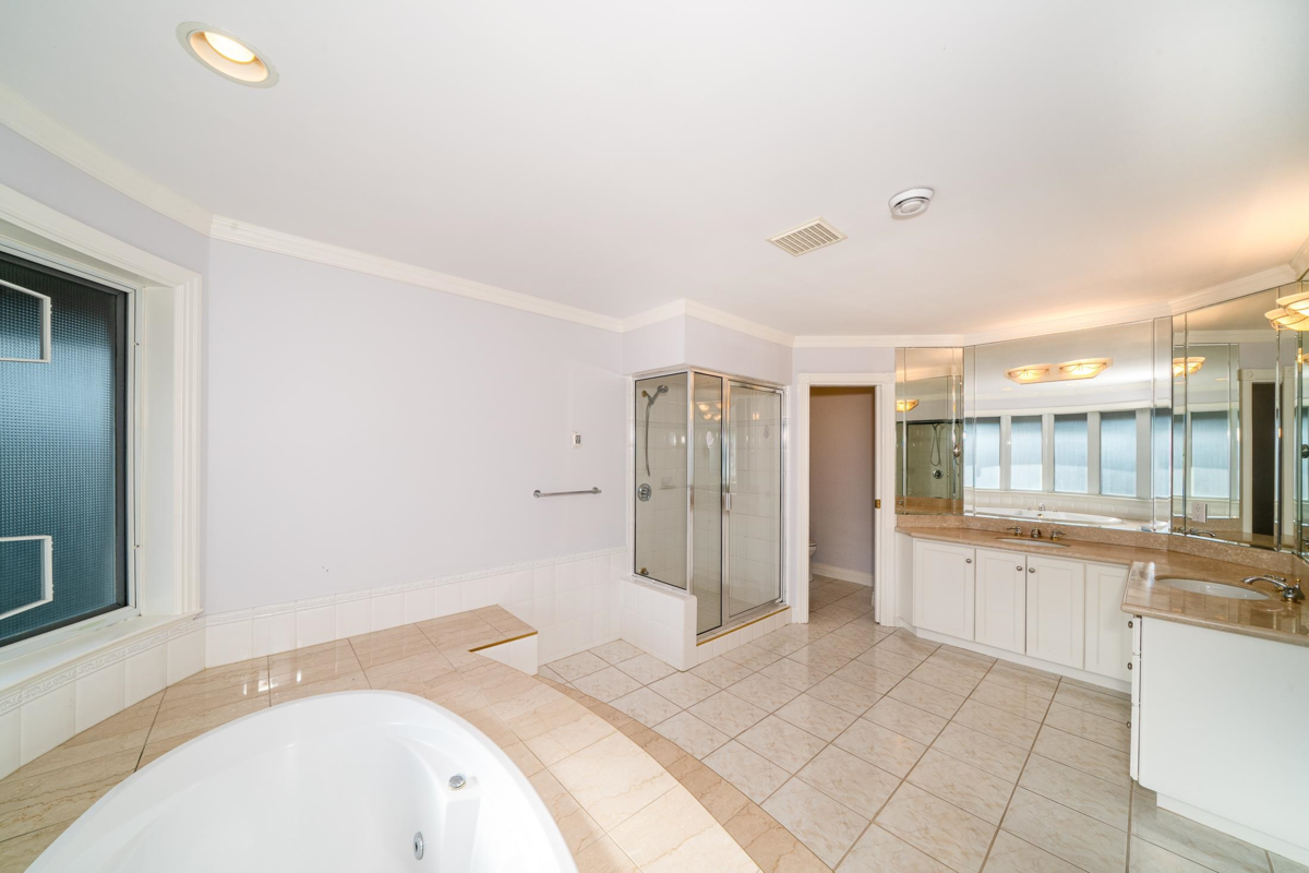 Hot Tub / Spa Photo of 2126 Lorraine Avenue, Coquitlam, BC