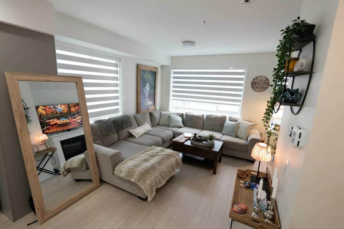 Kitchen Island Photo of 6 19628 55a Avenue, Langley, BC