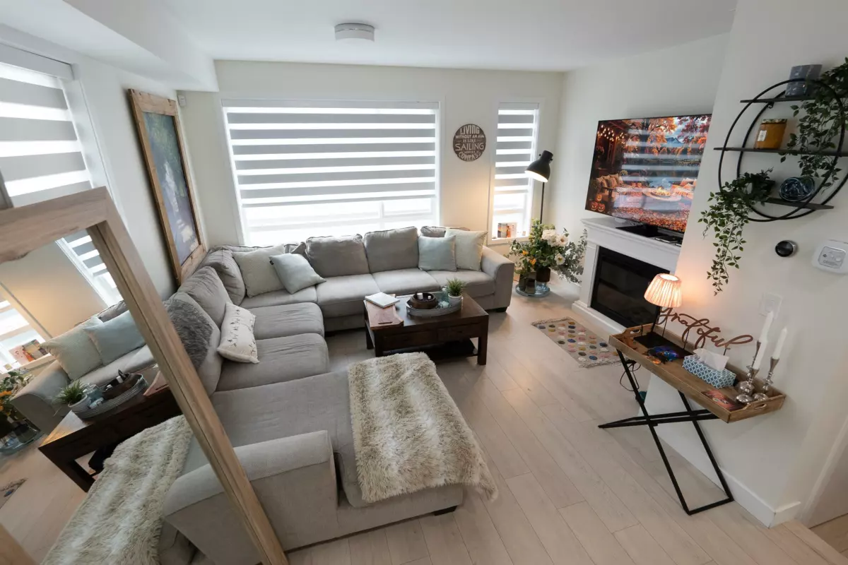 Kitchen Photo of 6 19628 55a Avenue, Langley, BC