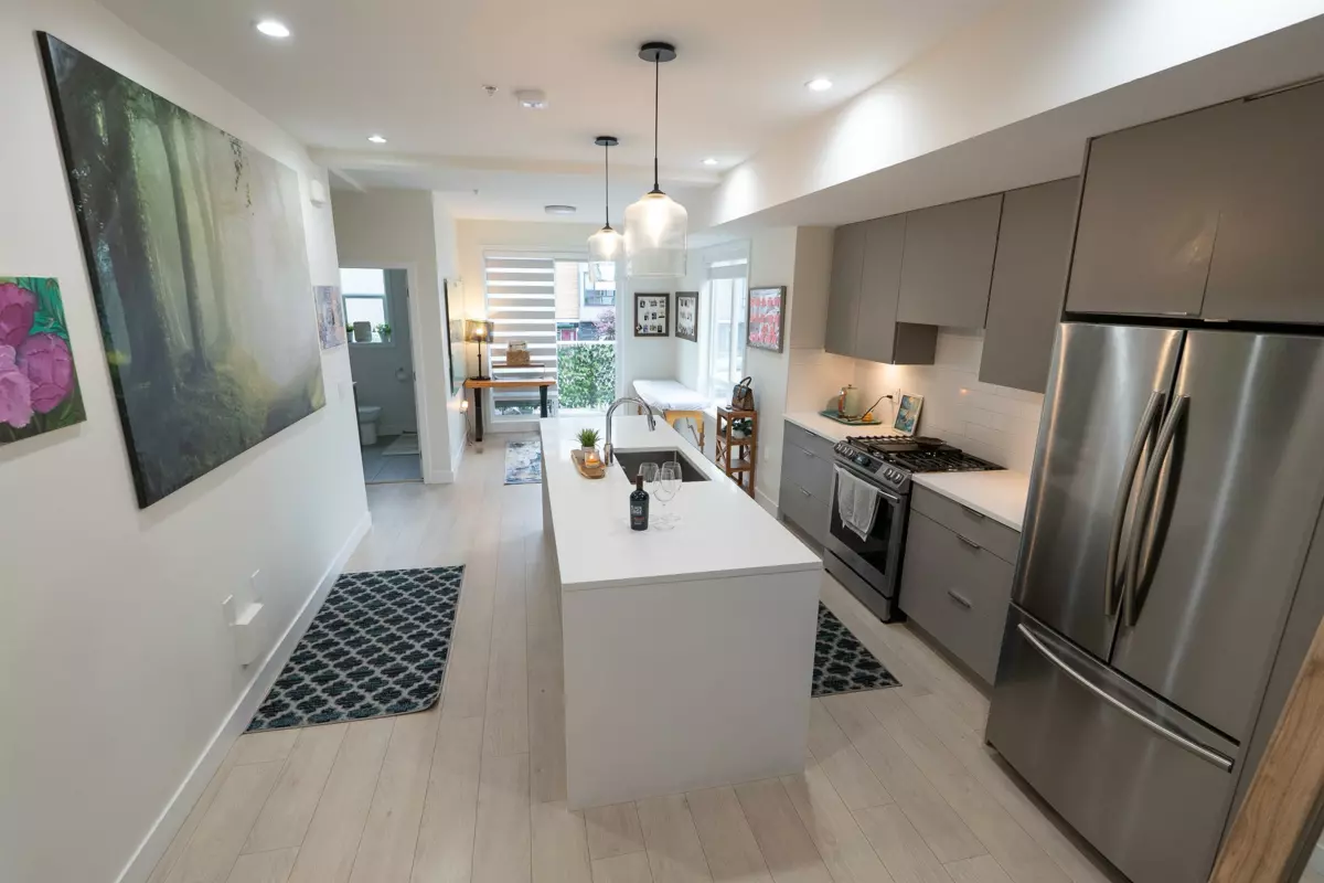 Living Room Photo of 6 19628 55a Avenue, Langley, BC