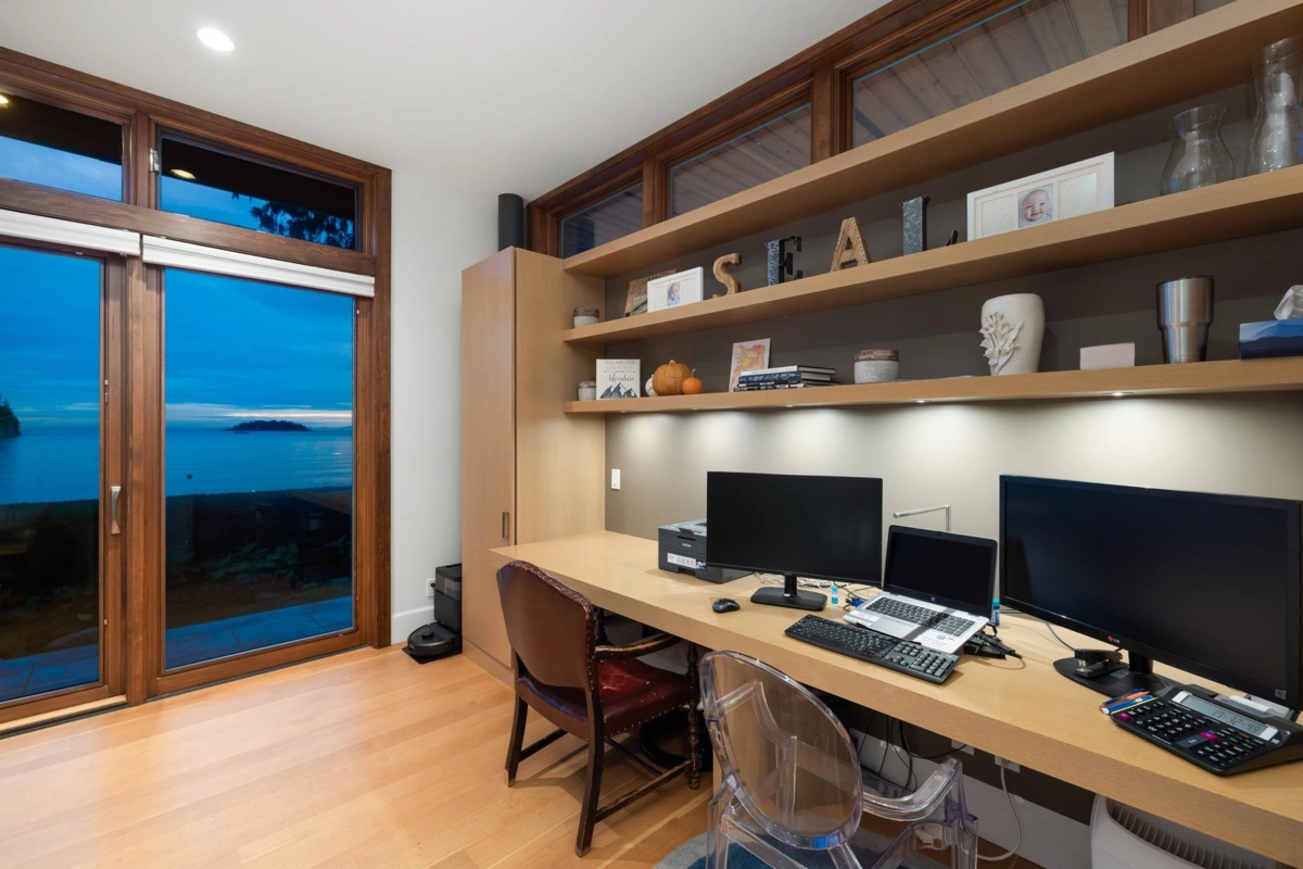 Kitchen Photo of 6780 Batchelor Bay Place, West Vancouver, BC