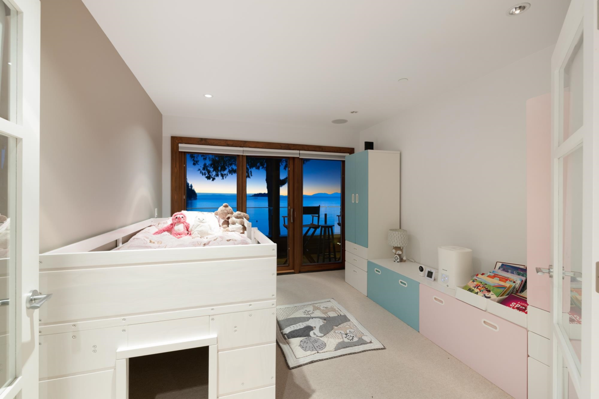 Mudroom Photo of 6780 Batchelor Bay Place, West Vancouver, BC