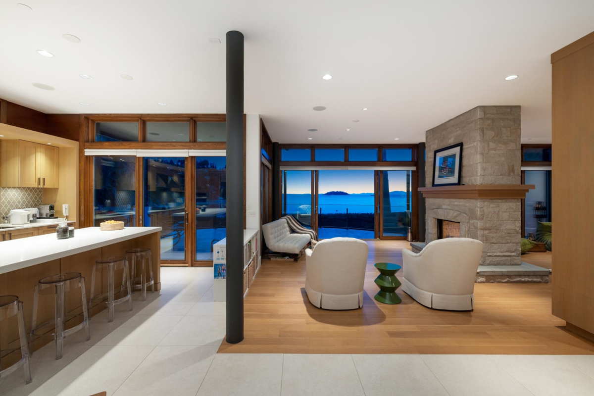 Primary Bathroom Photo of 6780 Batchelor Bay Place, West Vancouver, BC