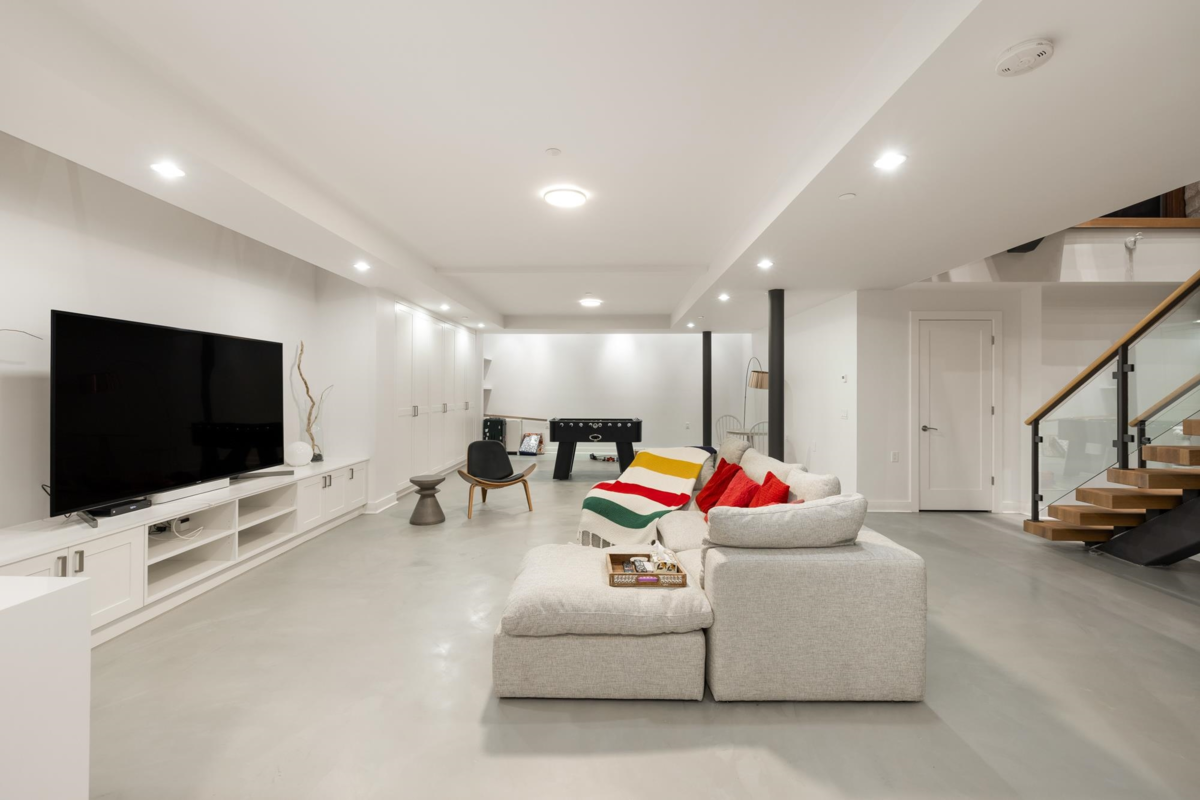 Swimming Pool Photo of 6780 Batchelor Bay Place, West Vancouver, BC