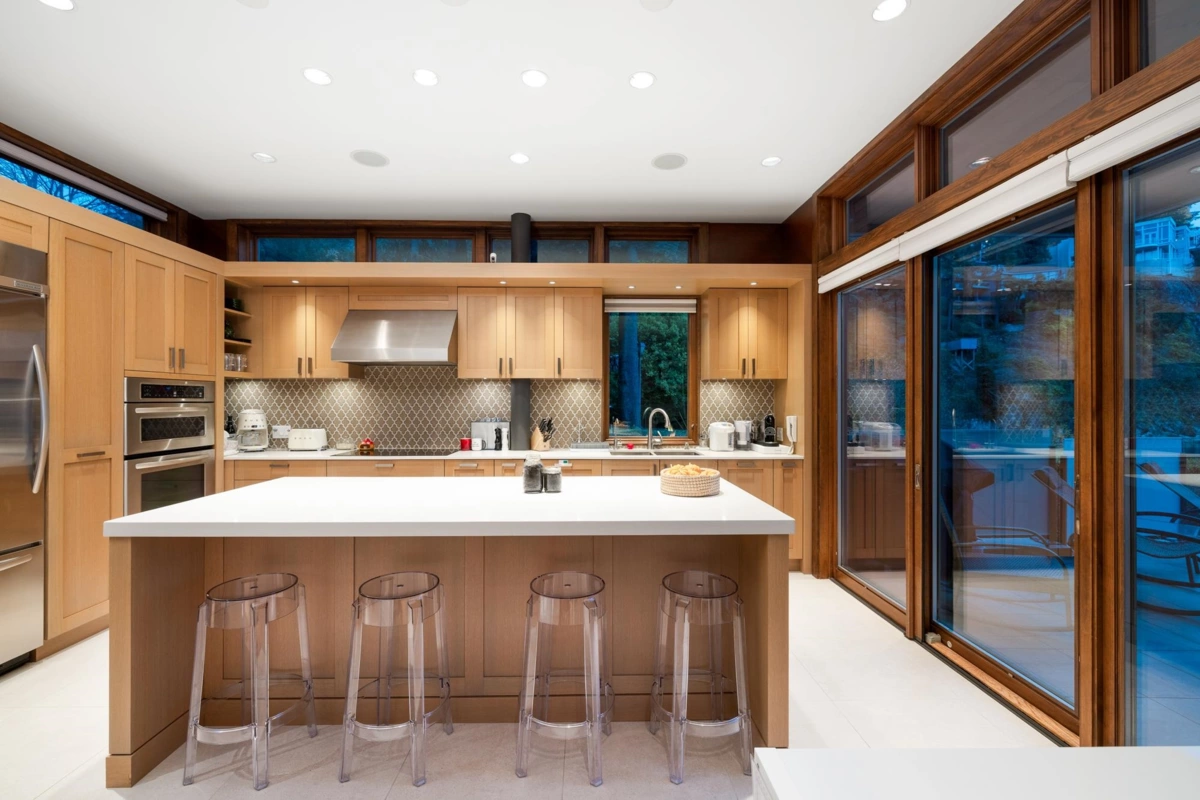 Walk-In Closet Photo of 6780 Batchelor Bay Place, West Vancouver, BC