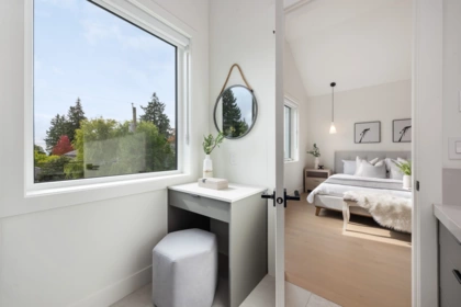 Entry Foyer Photo of 2 3232 W 38th Avenue, Vancouver, BC