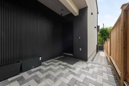 Hallway Photo of 2 3232 W 38th Avenue, Vancouver, BC