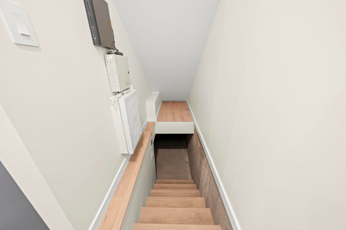 Bedroom 4 Photo of 1 2091 E 20th Avenue, Vancouver, BC