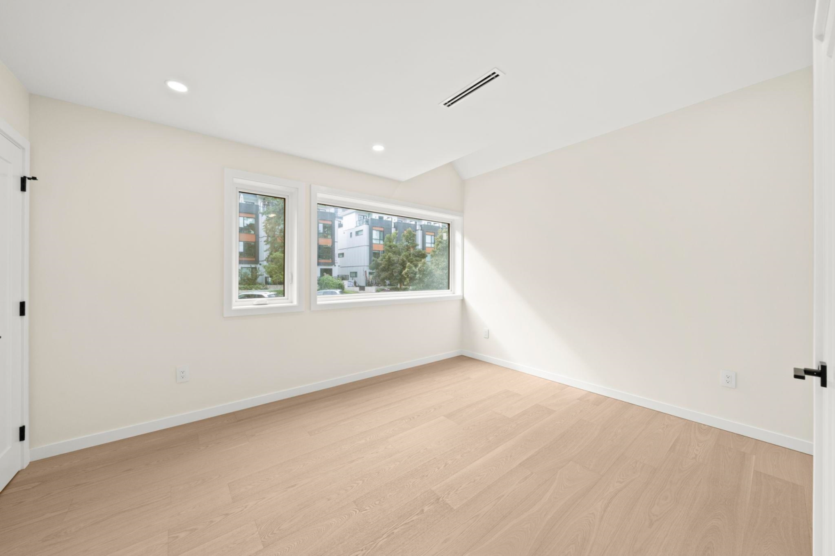 Mudroom Photo of 1 2091 E 20th Avenue, Vancouver, BC