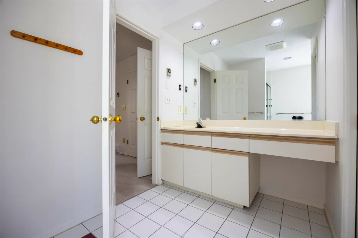 Hot Tub / Spa Photo of 2063 W 47th Avenue, Vancouver, BC