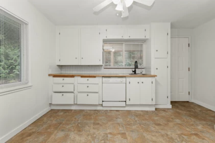 Primary Bedroom Photo of 29433 Dewdney Trunk Road, Mission, BC