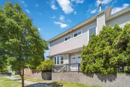 1303 W 67th Avenue, Vancouver, BC, Vancouver — Half Duplex for sale